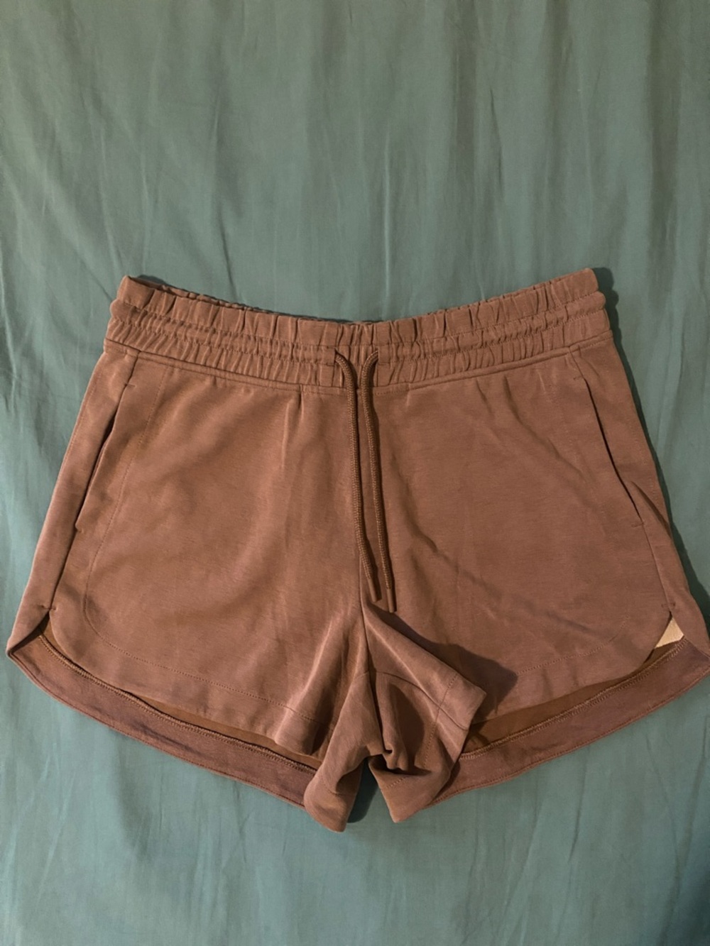 NWOT ATHLETA PURPLE SHORTS SIZE MEDIUM